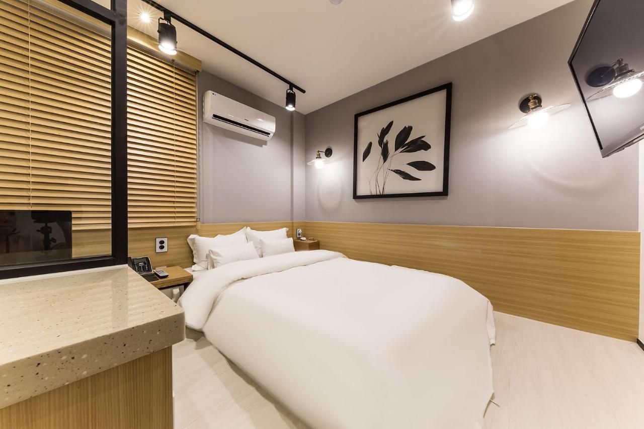 Raha Hotel Seoul Bagian luar foto