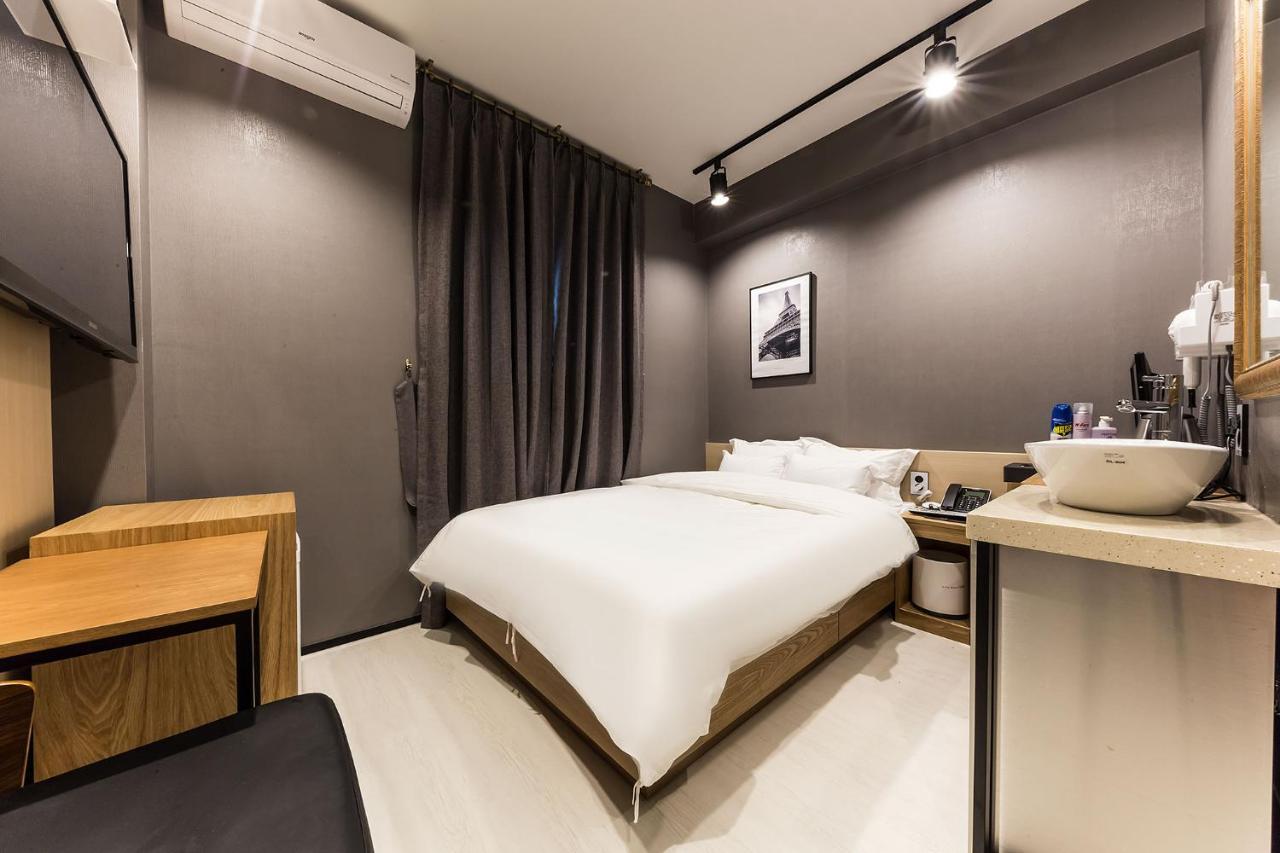 Raha Hotel Seoul Bagian luar foto