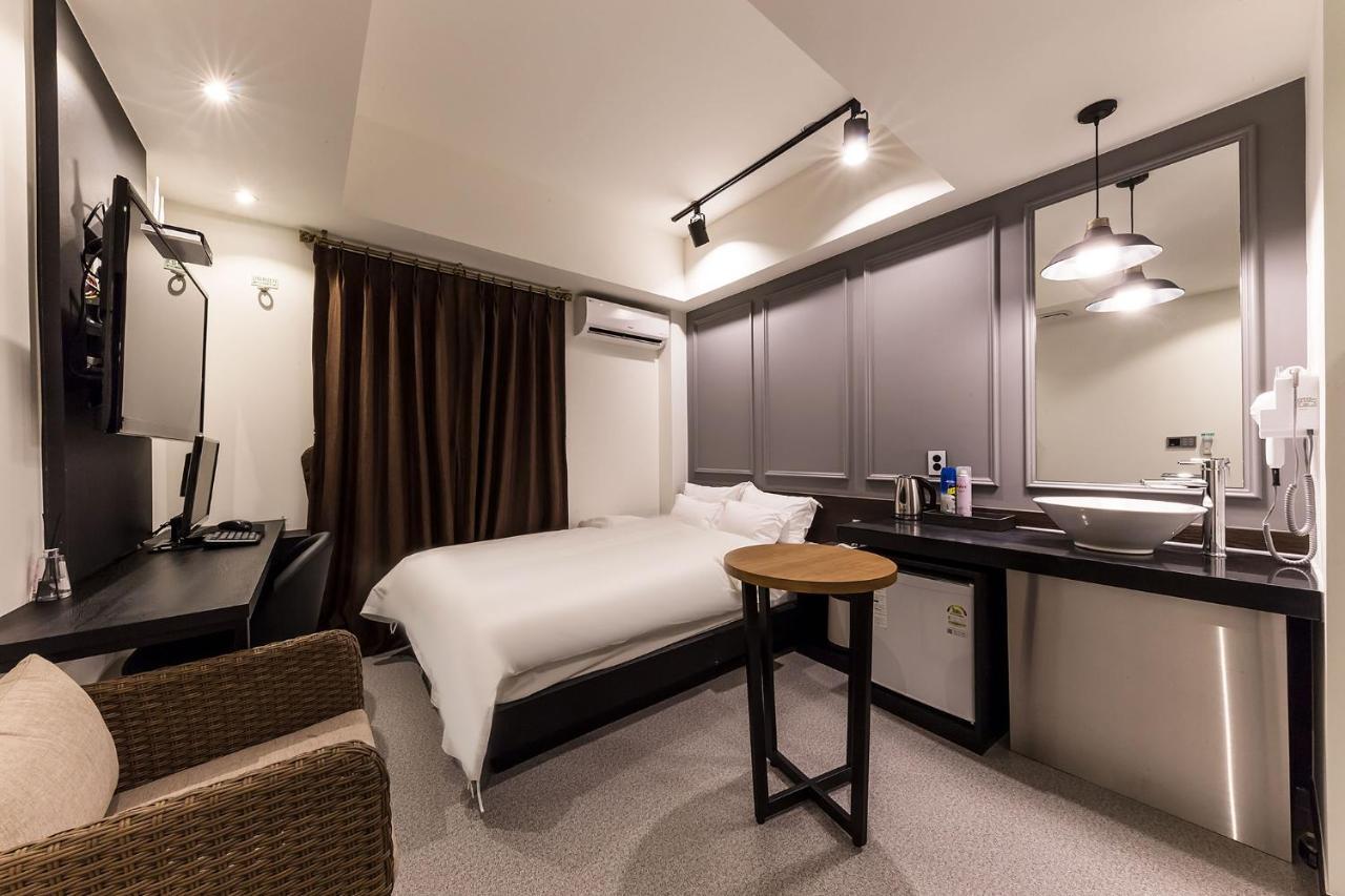 Raha Hotel Seoul Bagian luar foto