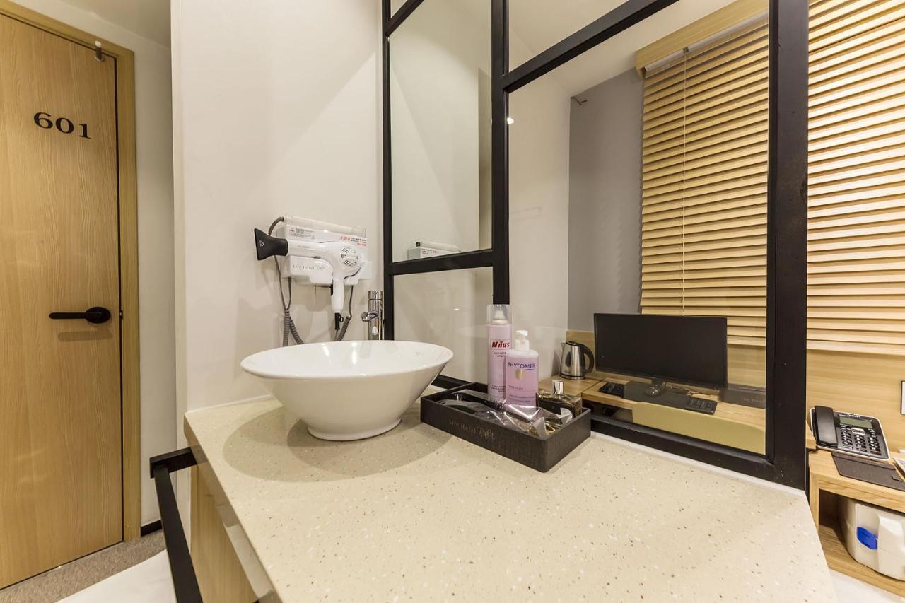 Raha Hotel Seoul Bagian luar foto