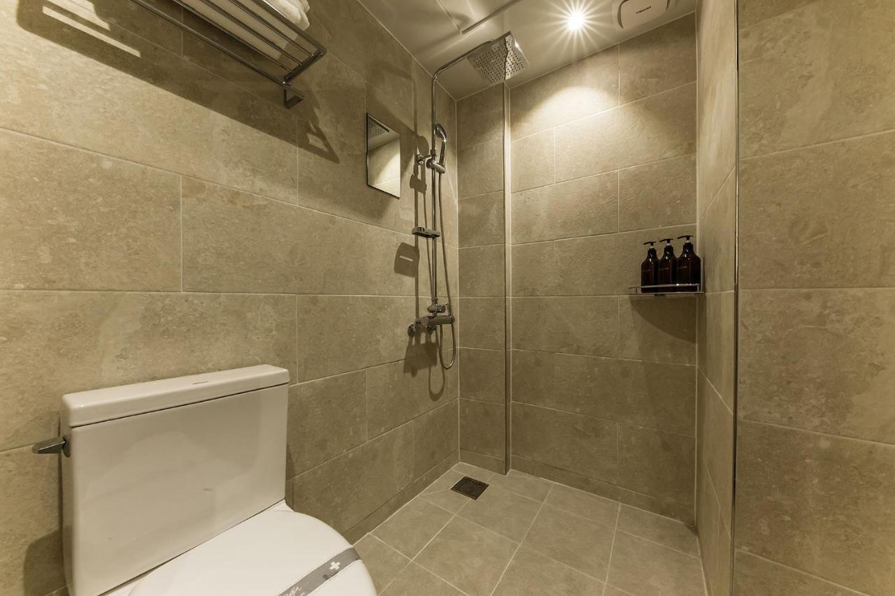 Raha Hotel Seoul Bagian luar foto