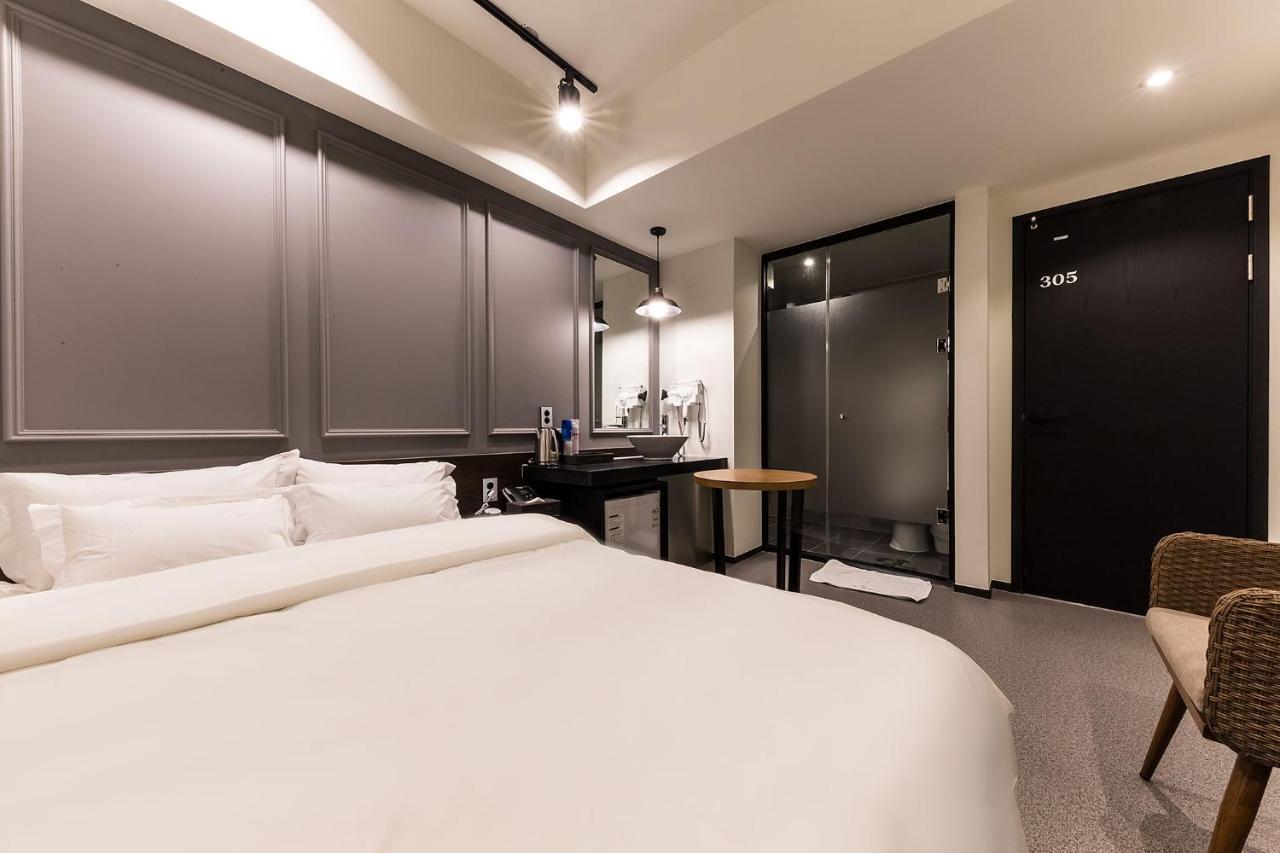 Raha Hotel Seoul Bagian luar foto